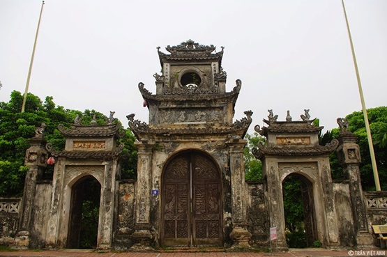 Cổng tam quan chùa Chuông Hưng yên (st)